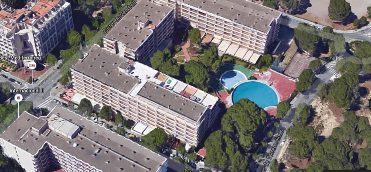 Apartamentos La Masia 002 Салоу Экстерьер фото