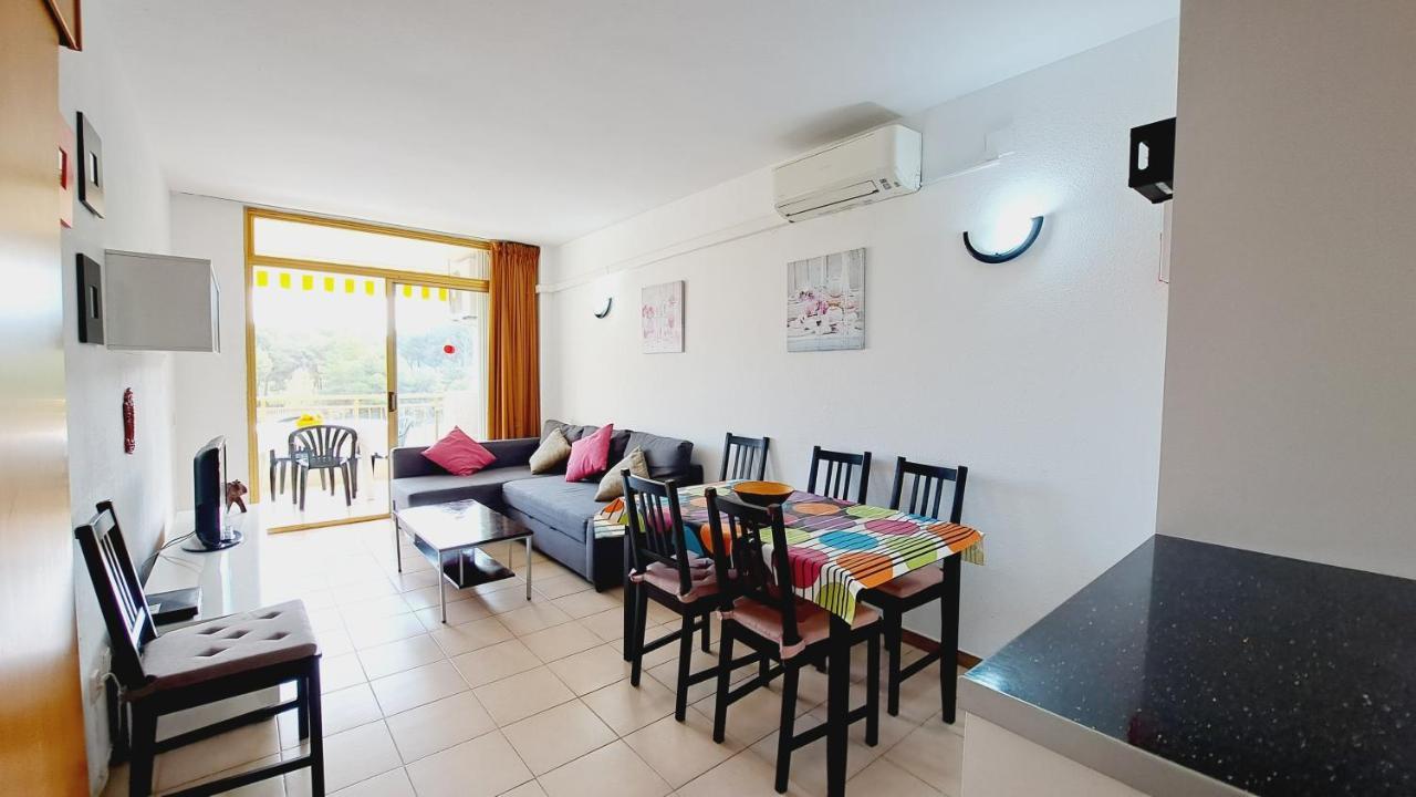 Apartamentos La Masia 002 Салоу Экстерьер фото