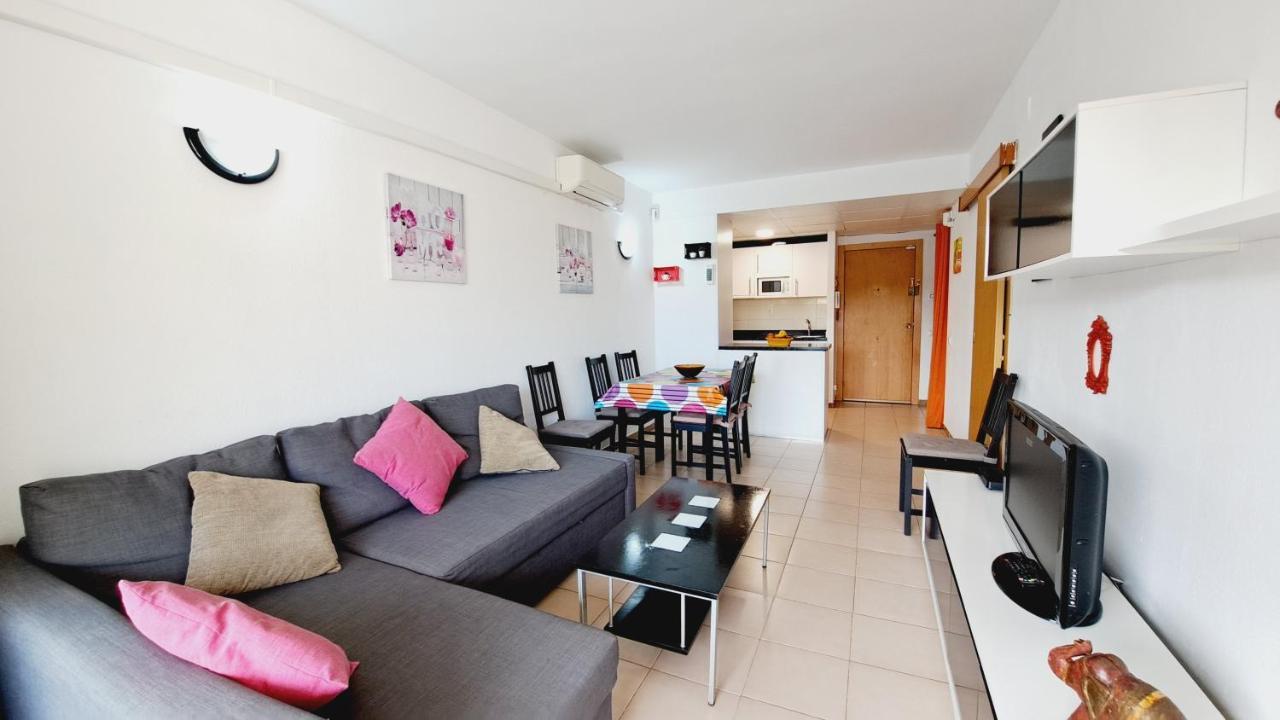 Apartamentos La Masia 002 Салоу Экстерьер фото